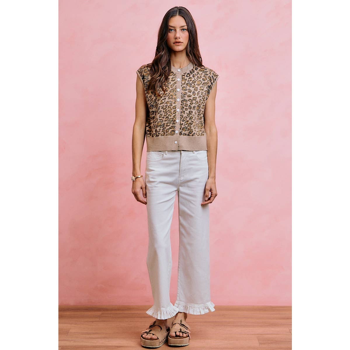 RUFFLED BOTTOM DETAIL MID RISE DENIM JEANS PANTS: WHITE