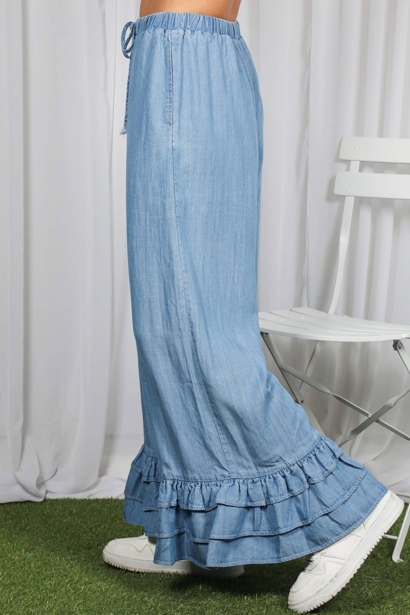 Casual Flared Ruffle Hem Chambray Washed Denim Pants: Light Denim