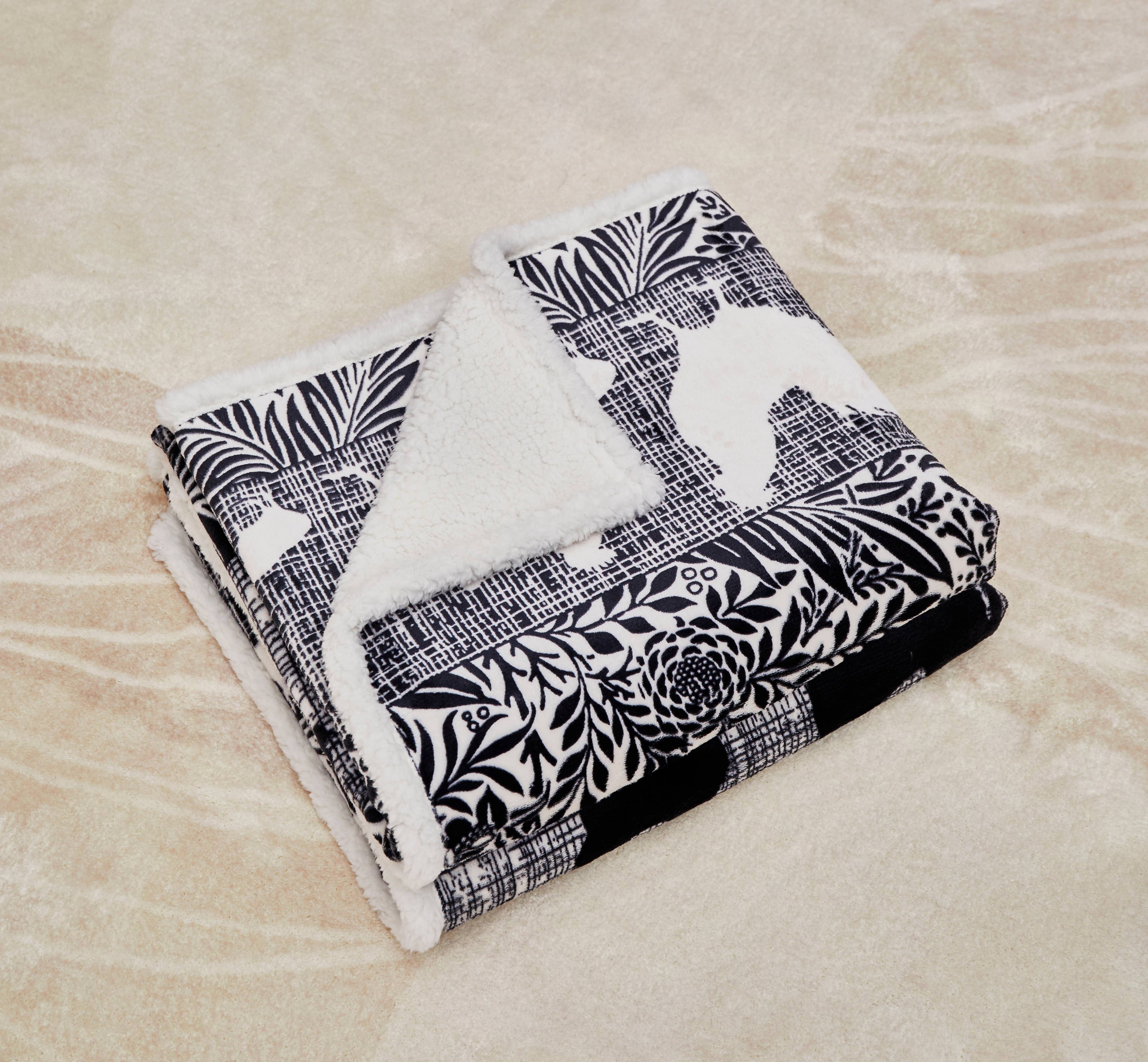 "Cottage Chickens" Flannel Sherpa Throw Blanket
