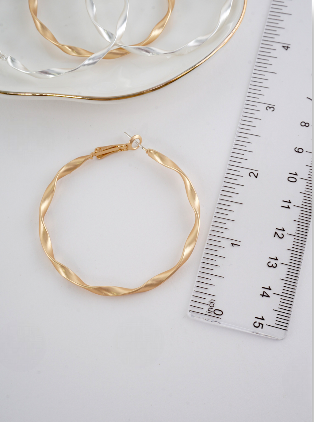 Large Geometric Matte Hoop Earrings: Matte Gold