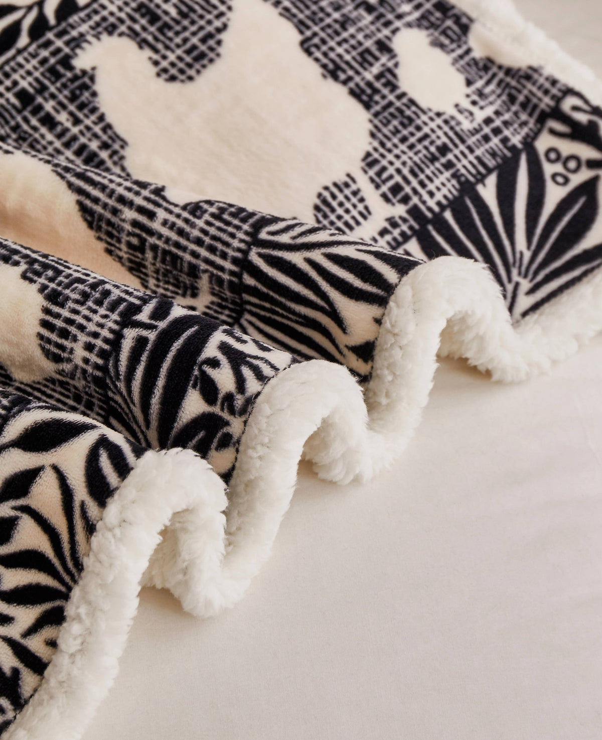 "Cottage Chickens" Flannel Sherpa Throw Blanket