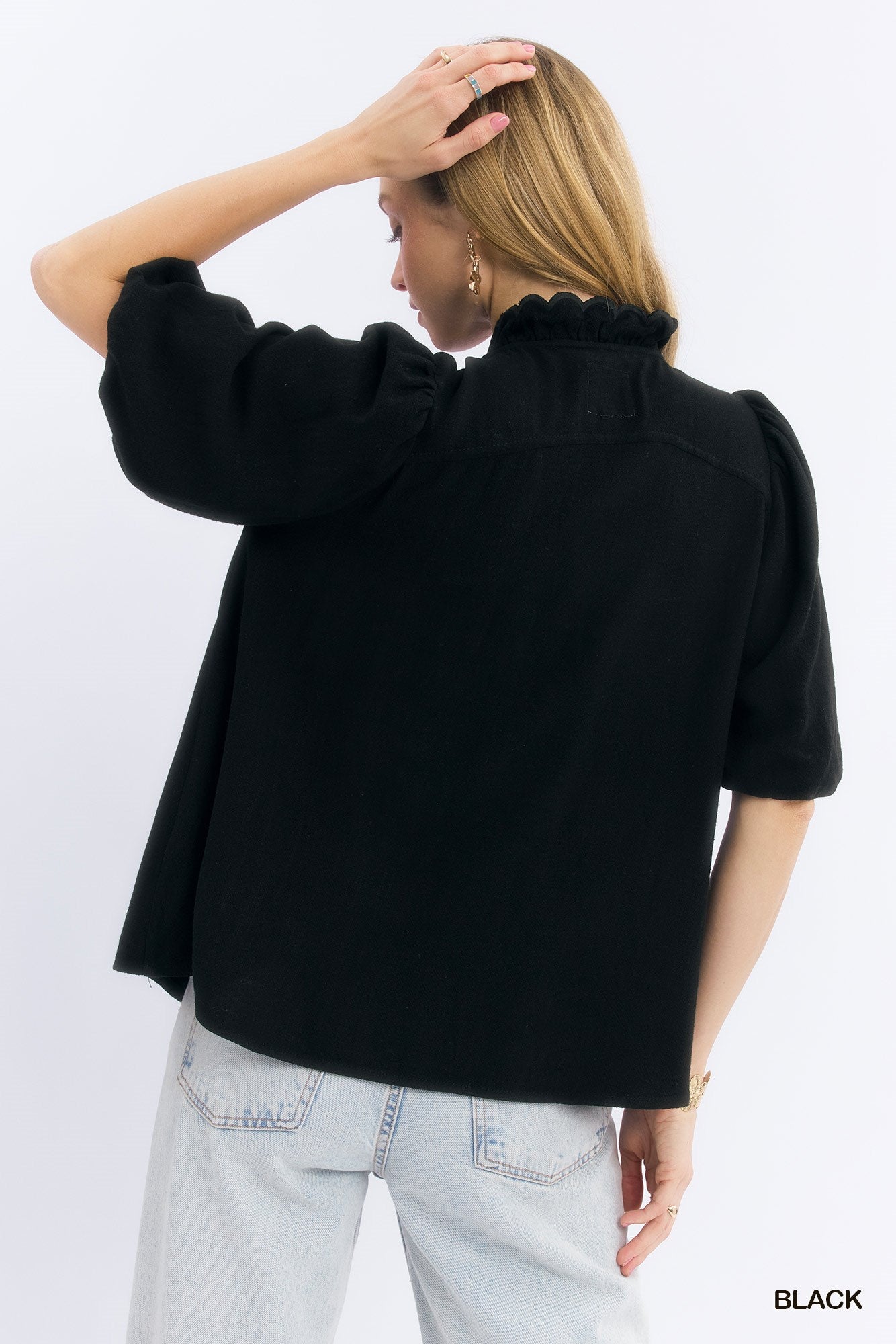 Linen Scallop Trim V-Neck Top: Black