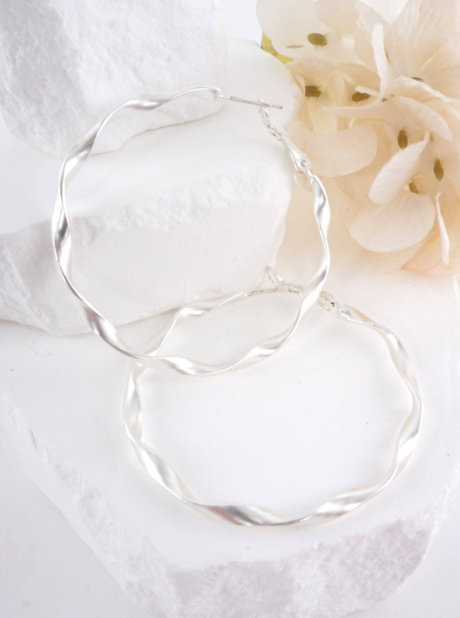 Large Geometric Matte Hoop Earrings: Matte Silver
