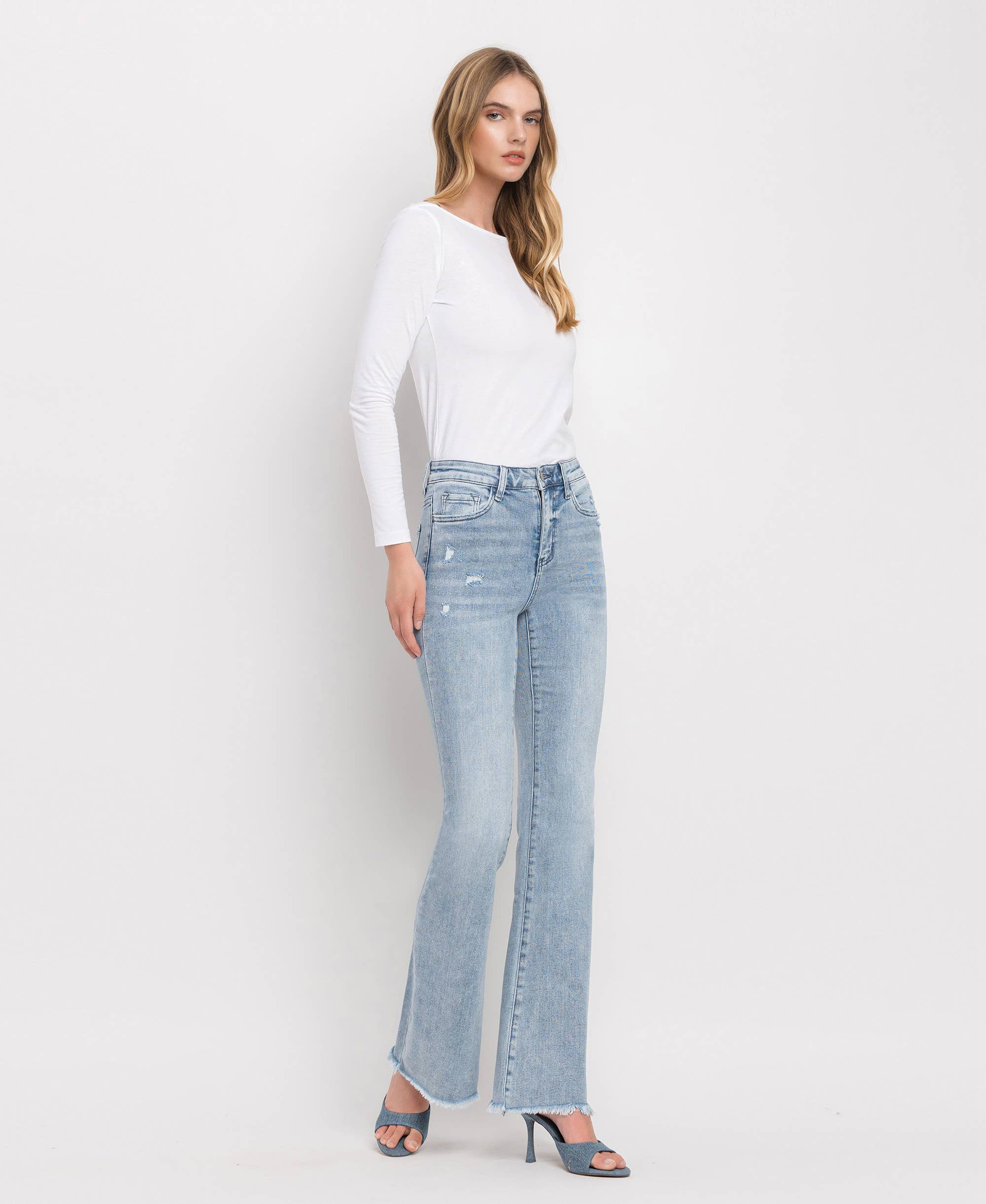 HIGH RISE LIGHT WASH CLASSIC FLARE JEANS