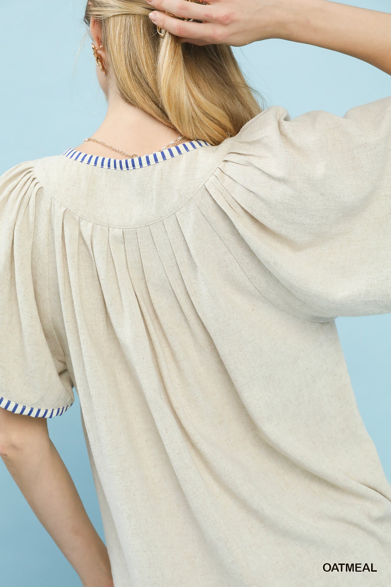 Contrast Trim Flutter Sleeve Babydoll Top