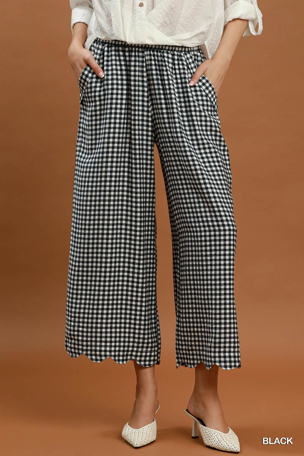 Gingham Wide Leg Scallop Hem Crop Pants: Black