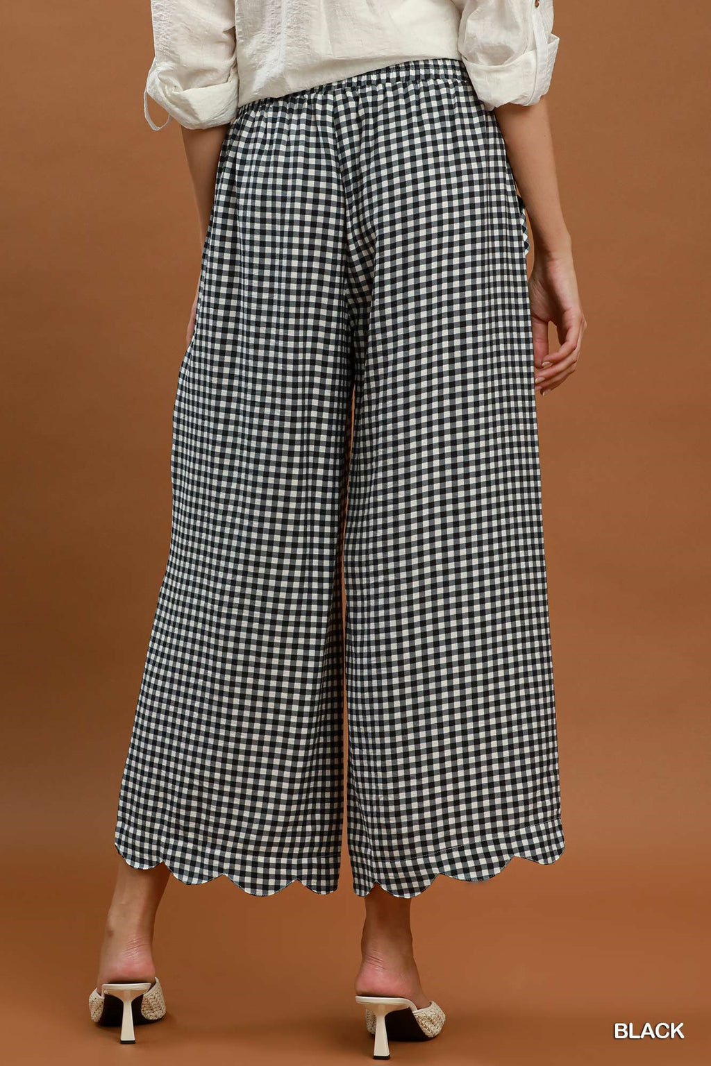 Gingham Wide Leg Scallop Hem Crop Pants: Black