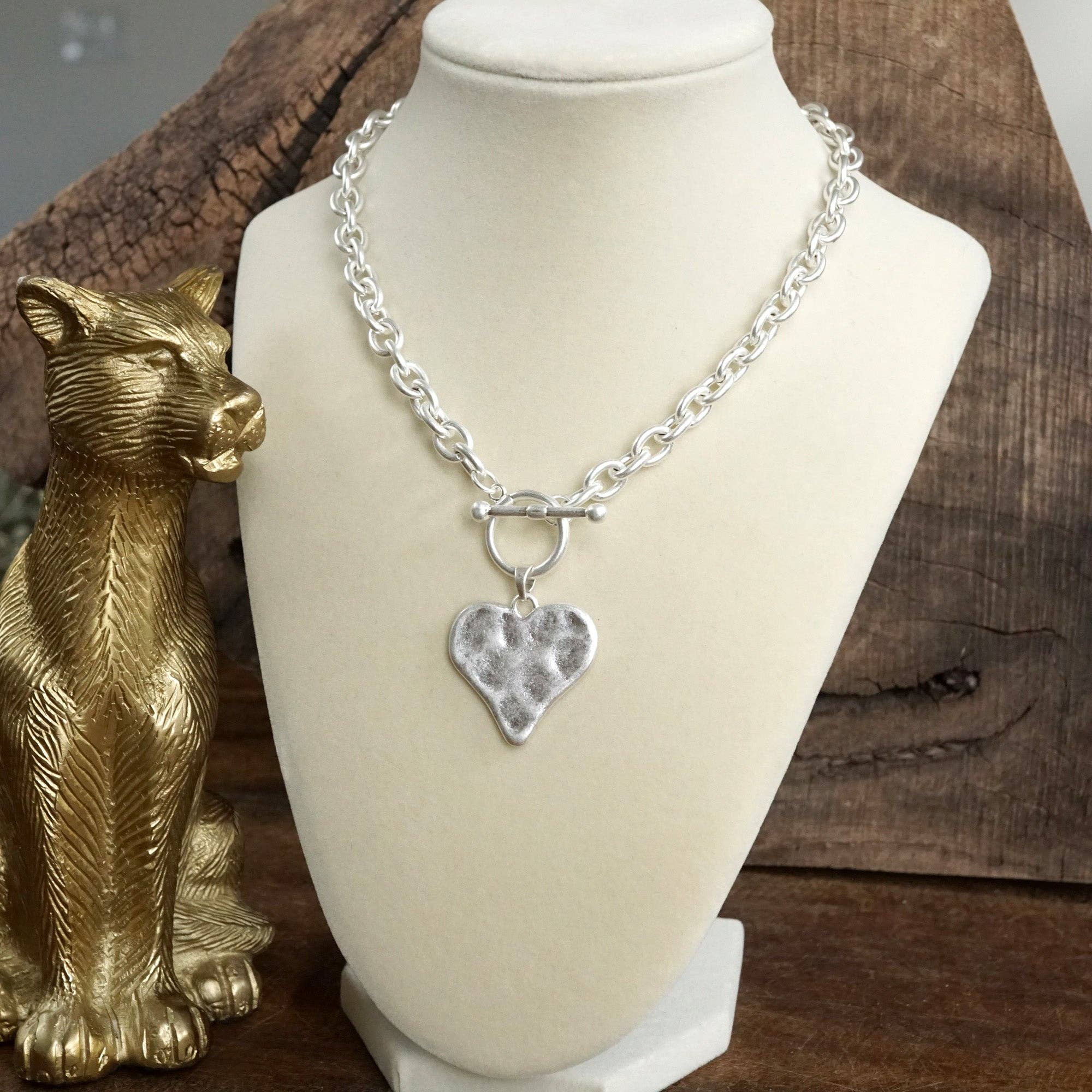 Boho Hammered Heart Front Toggle Necklace – Silver Tone