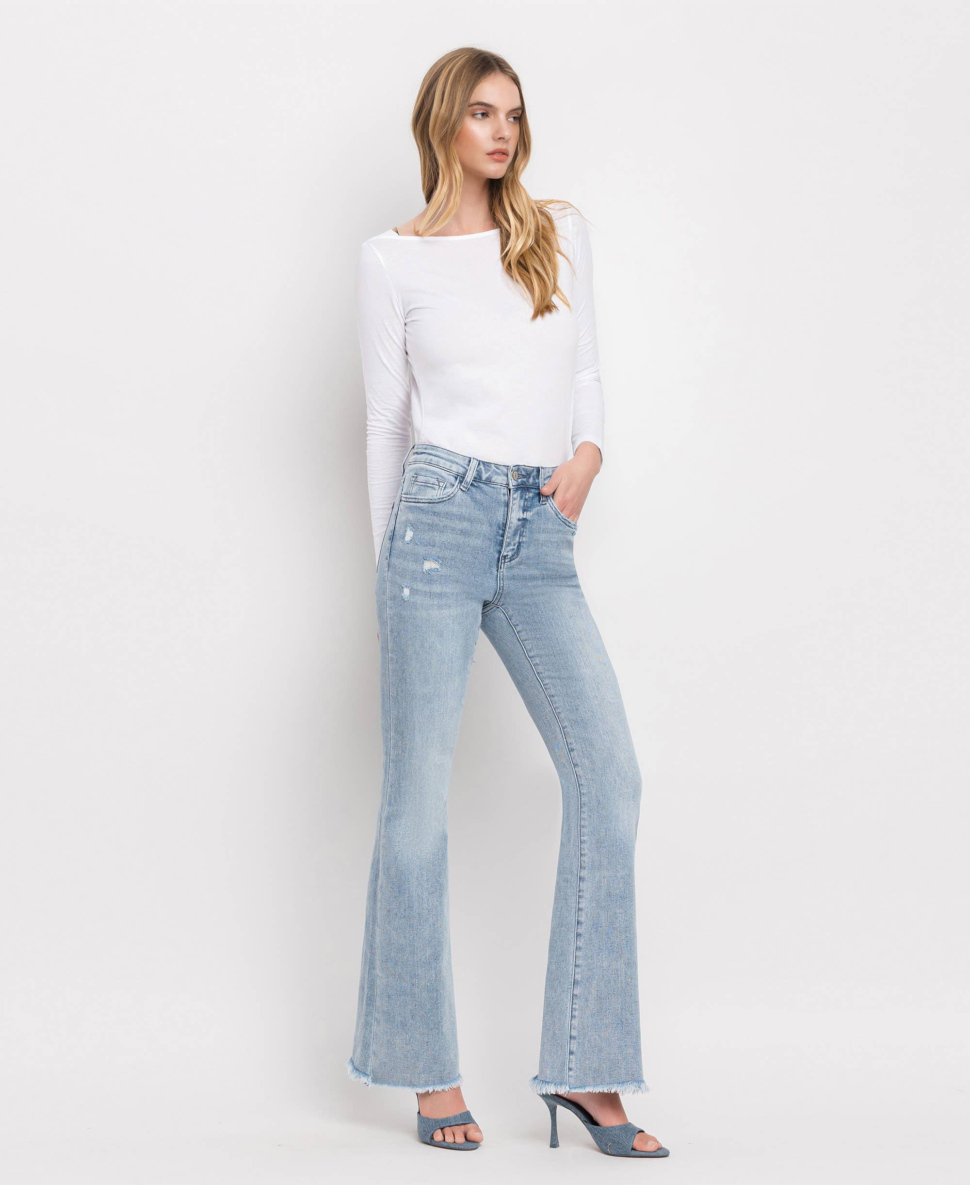 HIGH RISE LIGHT WASH CLASSIC FLARE JEANS