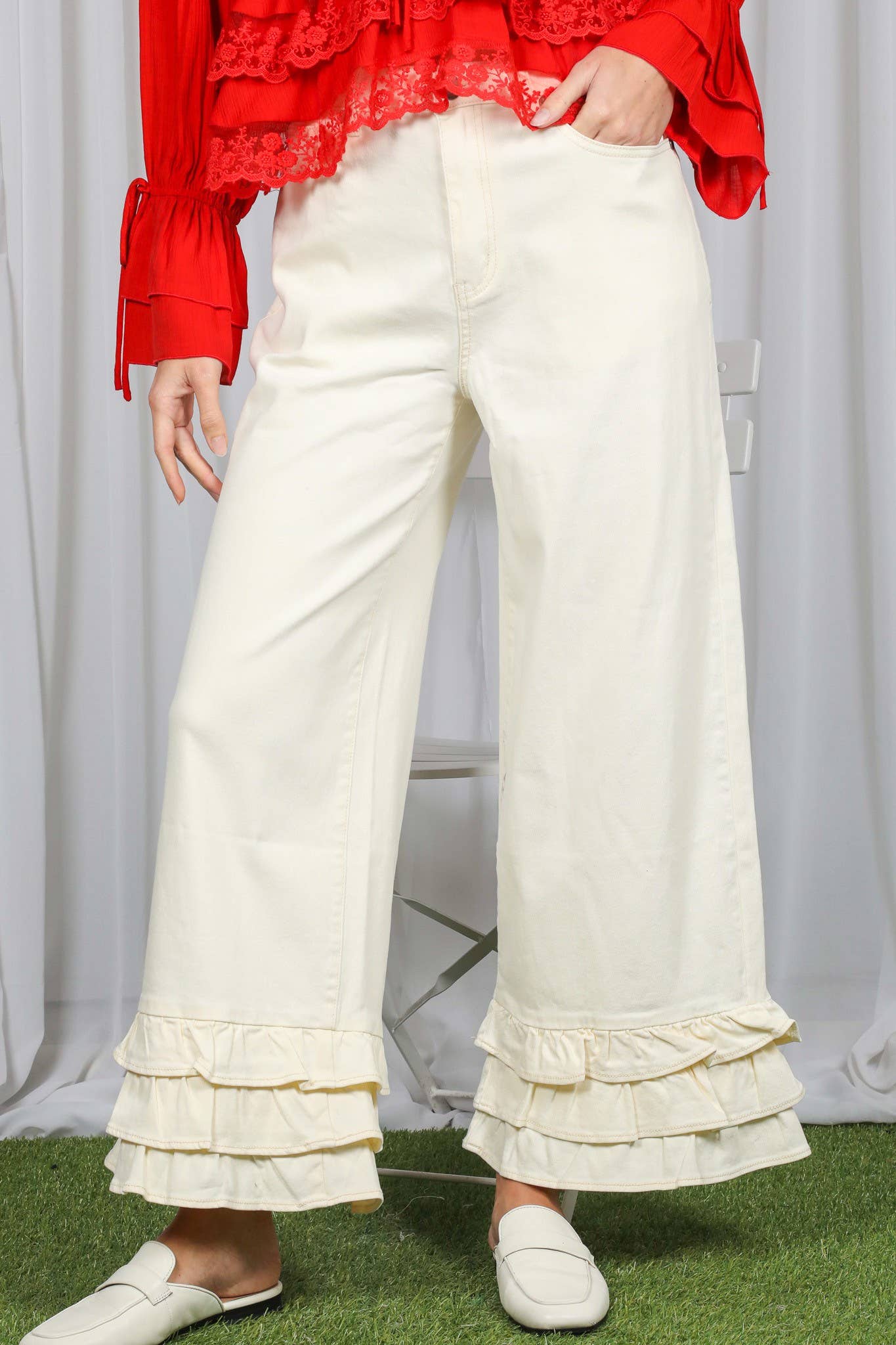 Flared Ruffle Hem Cropped Cotton Pants: Cream