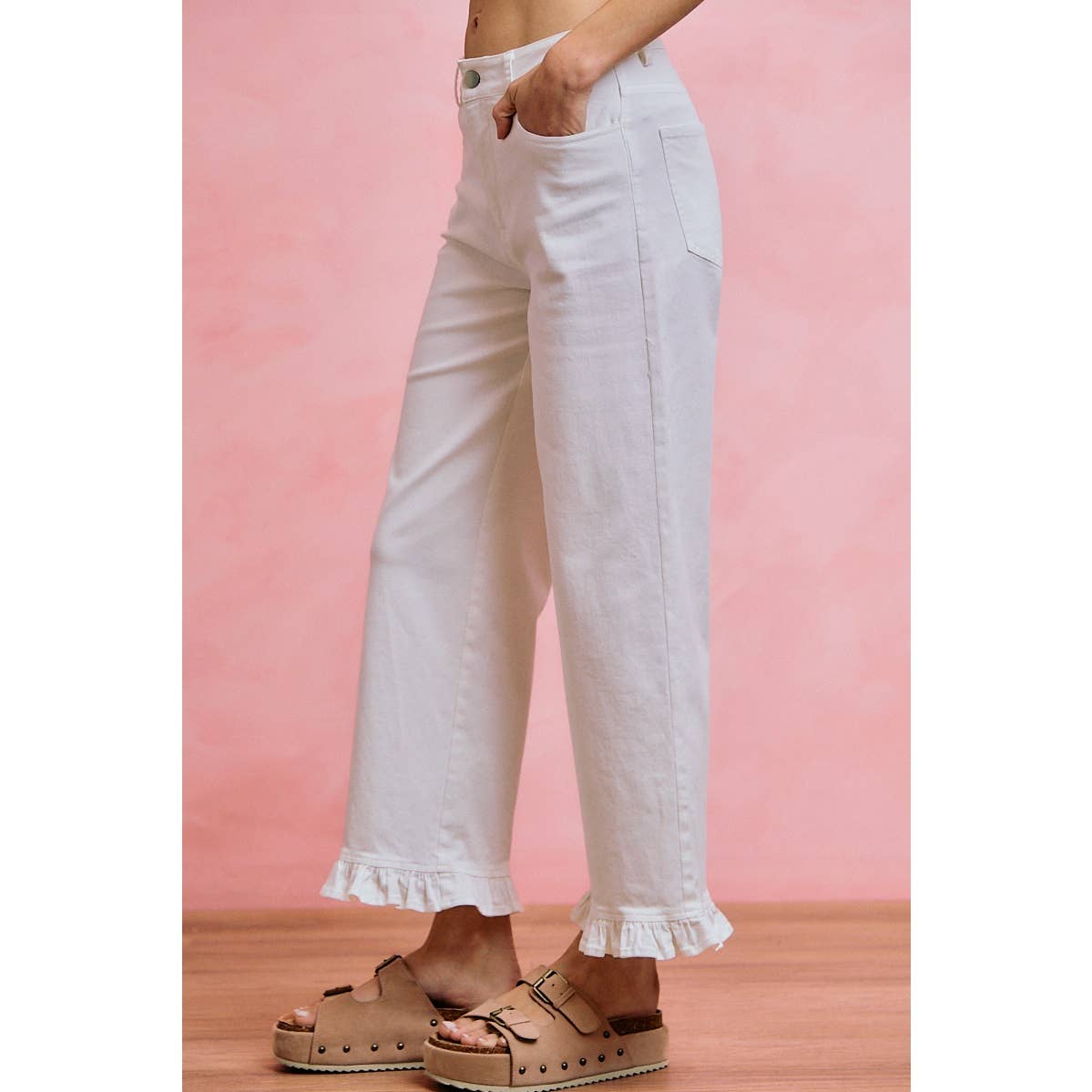 RUFFLED BOTTOM DETAIL MID RISE DENIM JEANS PANTS: WHITE