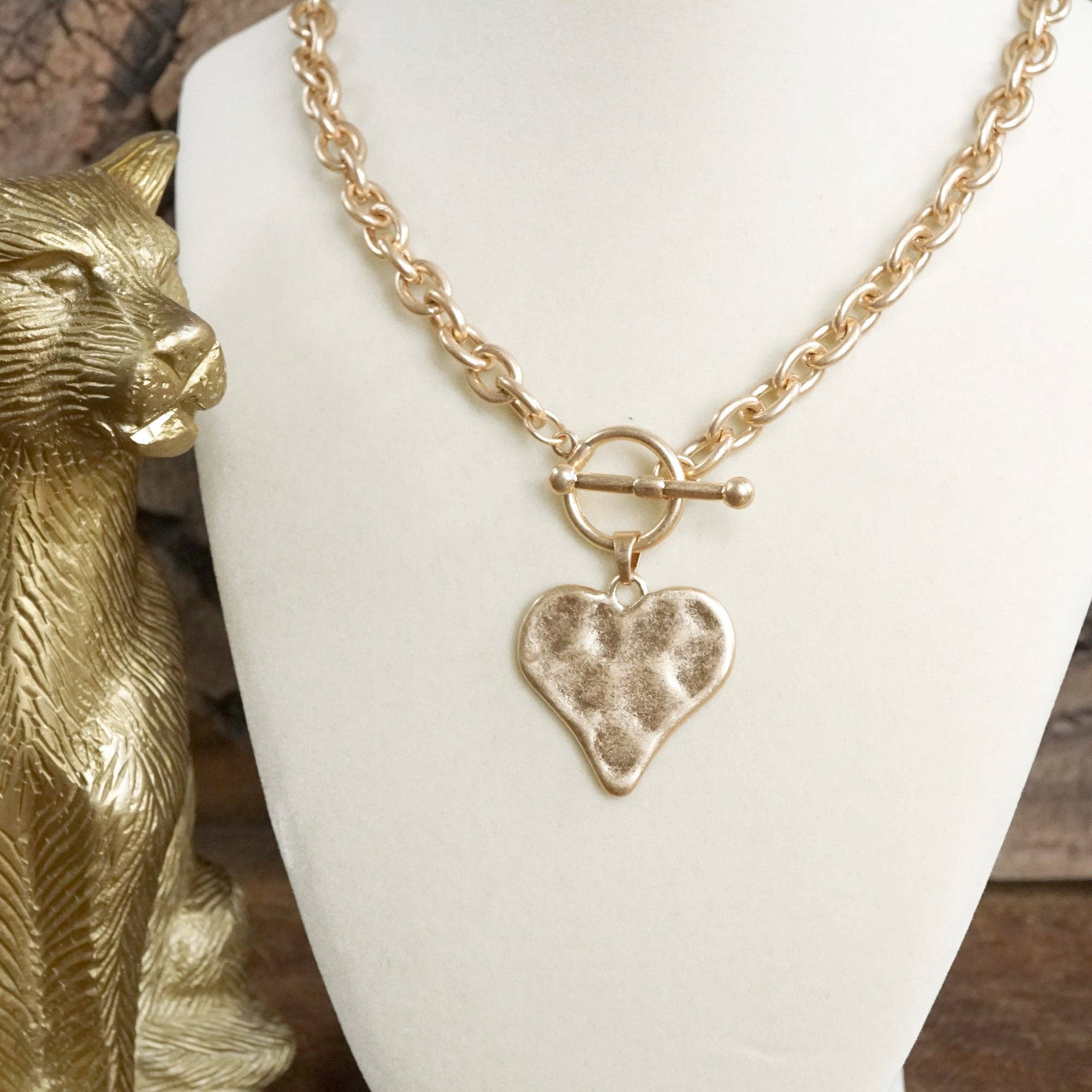 Boho Hammered Heart Front Toggle Necklace – Gold Tone