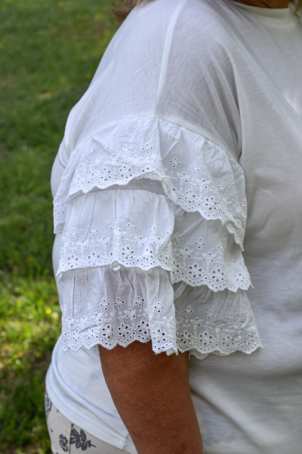 Round Neck Knit Jersey With Cotton Layered Lace Trim