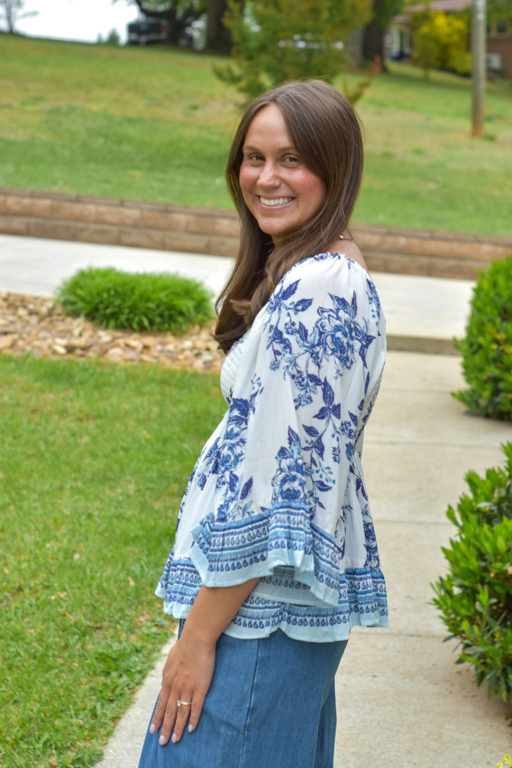 LONG FLARE SLV TOP WITH SMOCKED BODICE