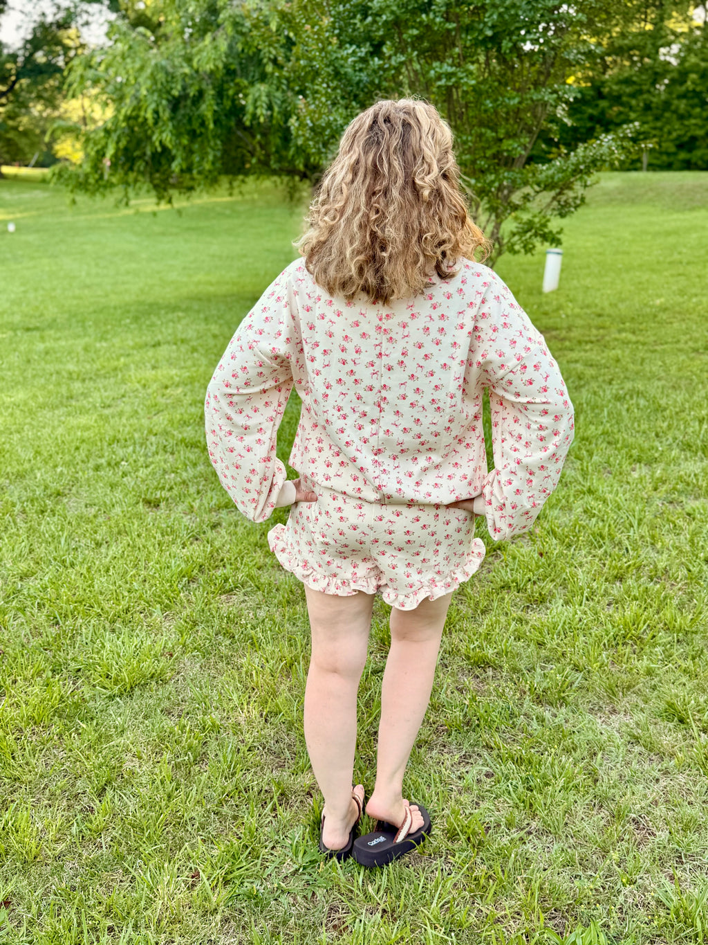 NEW IN — Floral Printed Knit Comfy Top & Shorts Set: TAUPE FLORAL