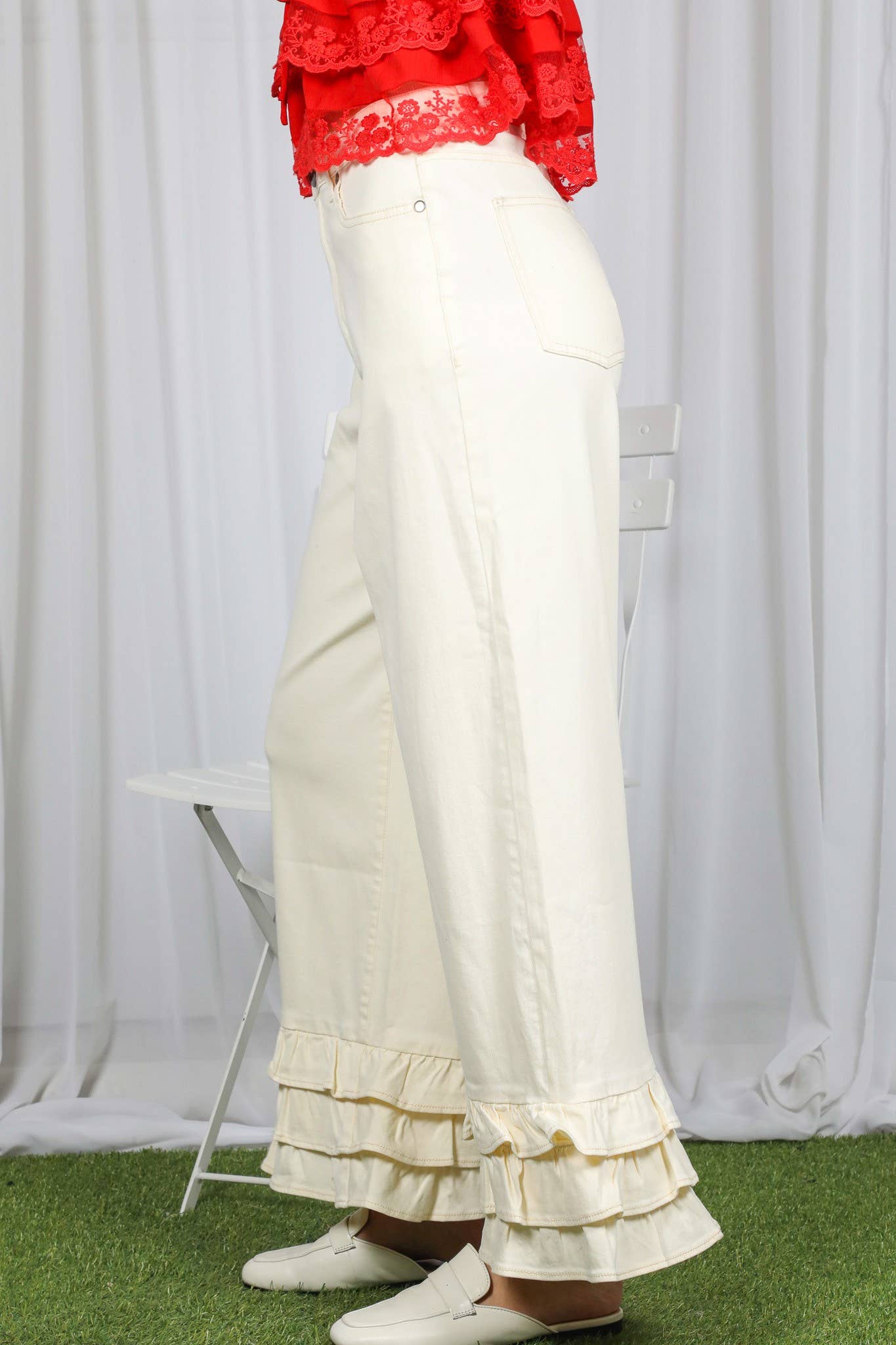 Flared Ruffle Hem Cropped Cotton Pants: Cream