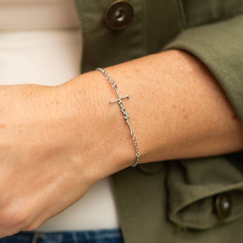 Faith Cross Bracelet: Silver