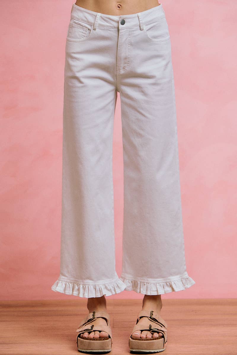RUFFLED BOTTOM DETAIL MID RISE DENIM JEANS PANTS: WHITE
