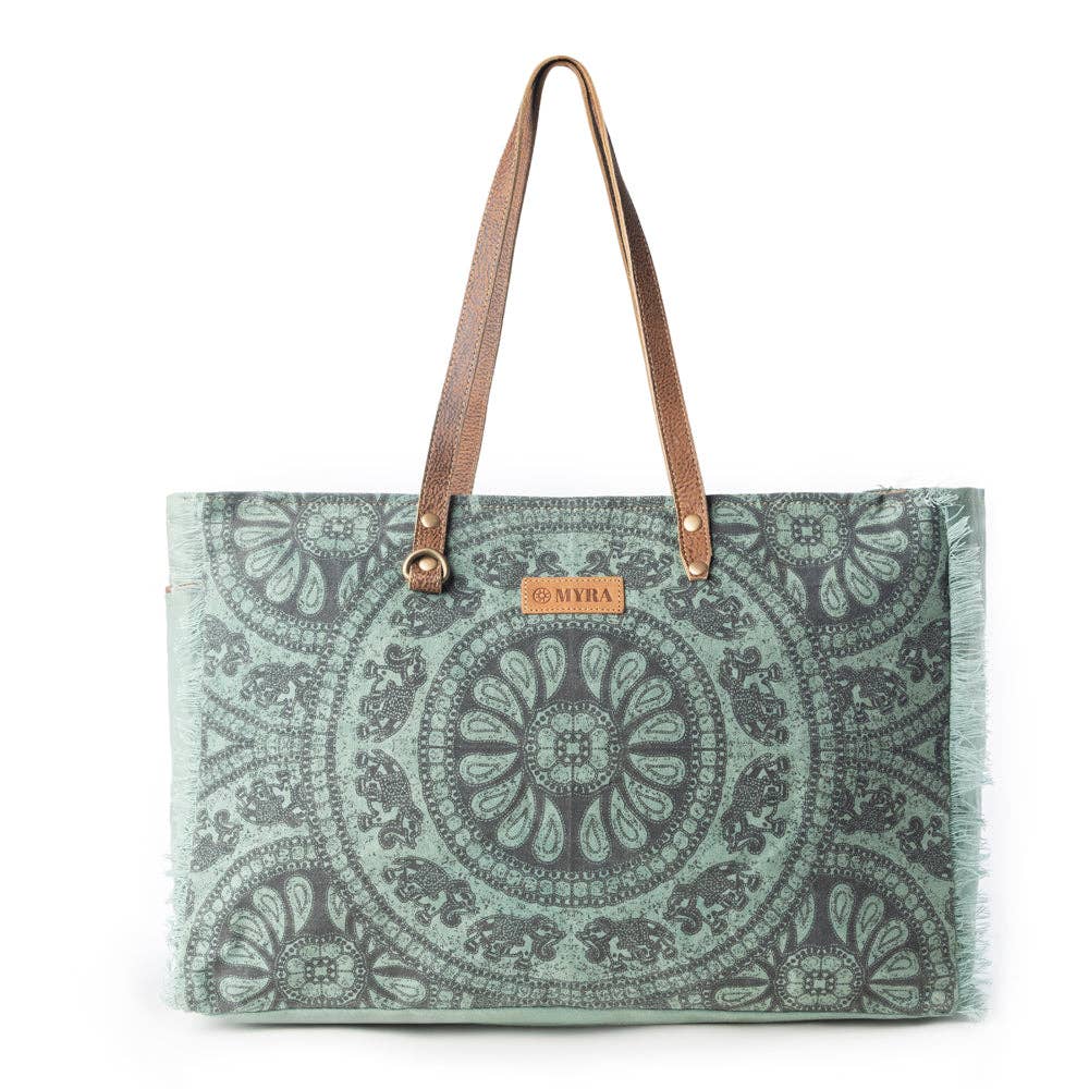 Wildtusk Weekender Bag for Women in green with vintage print detail: Green