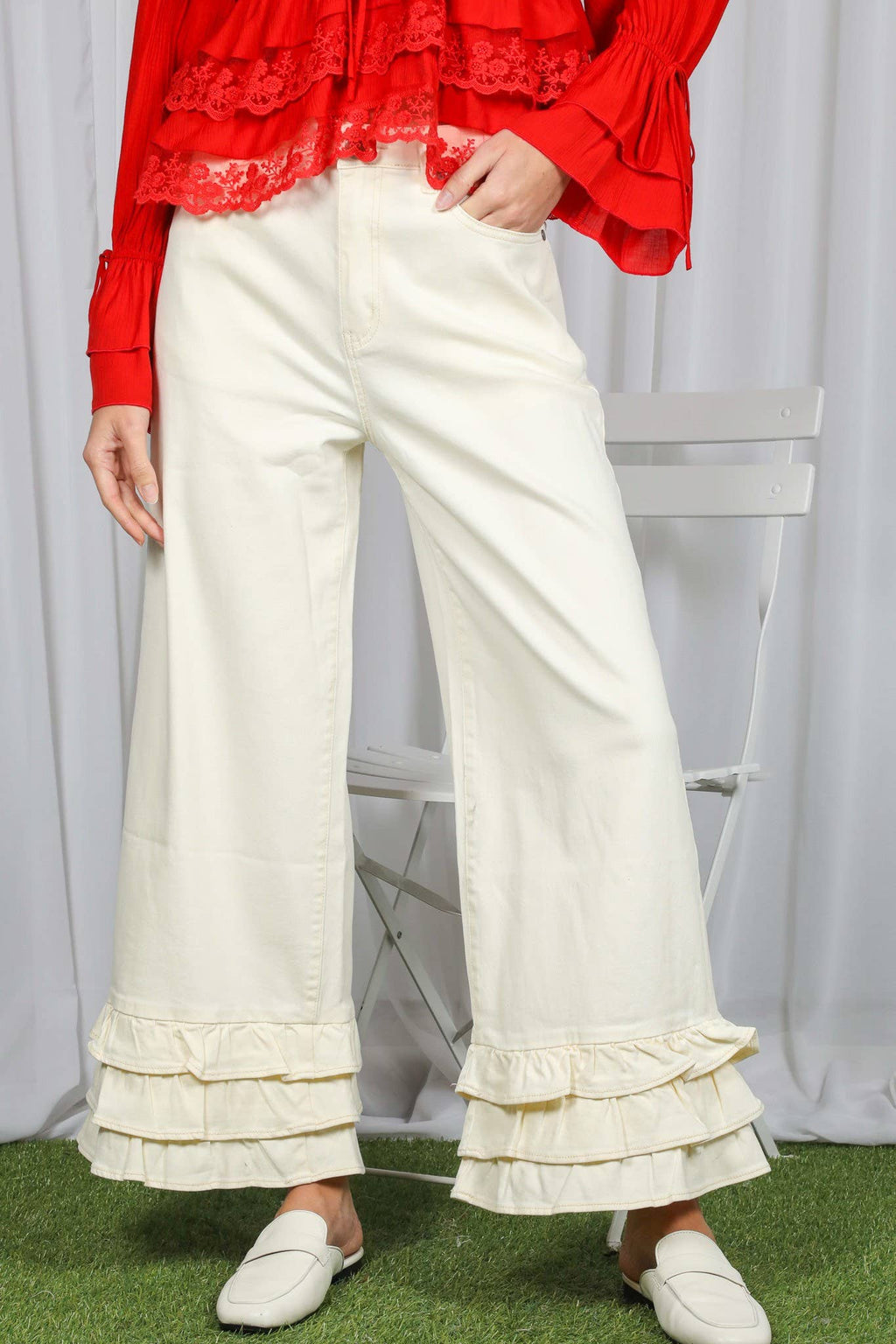 Flared Ruffle Hem Cropped Cotton Pants: Cream