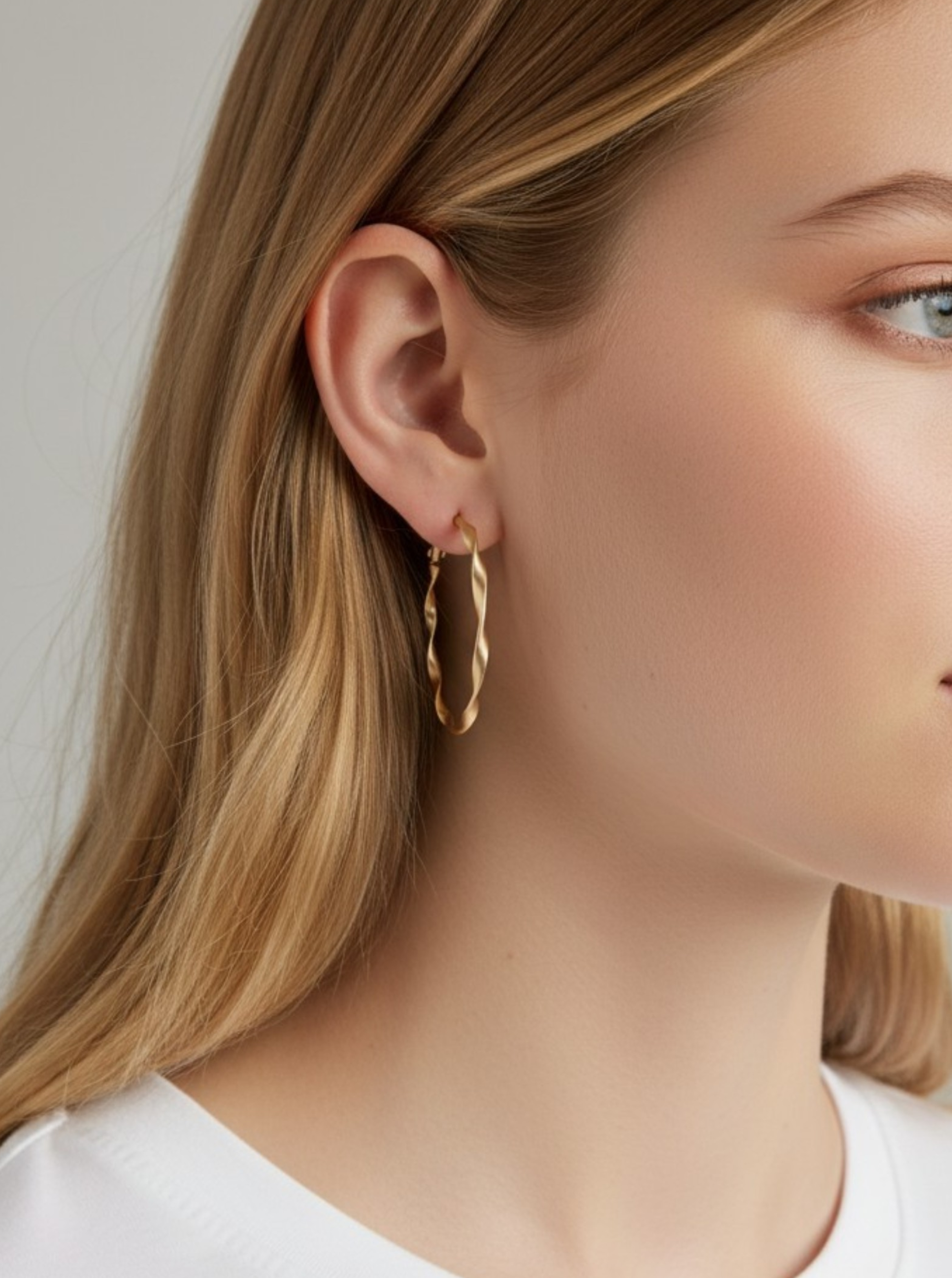 Large Geometric Matte Hoop Earrings: Matte Gold