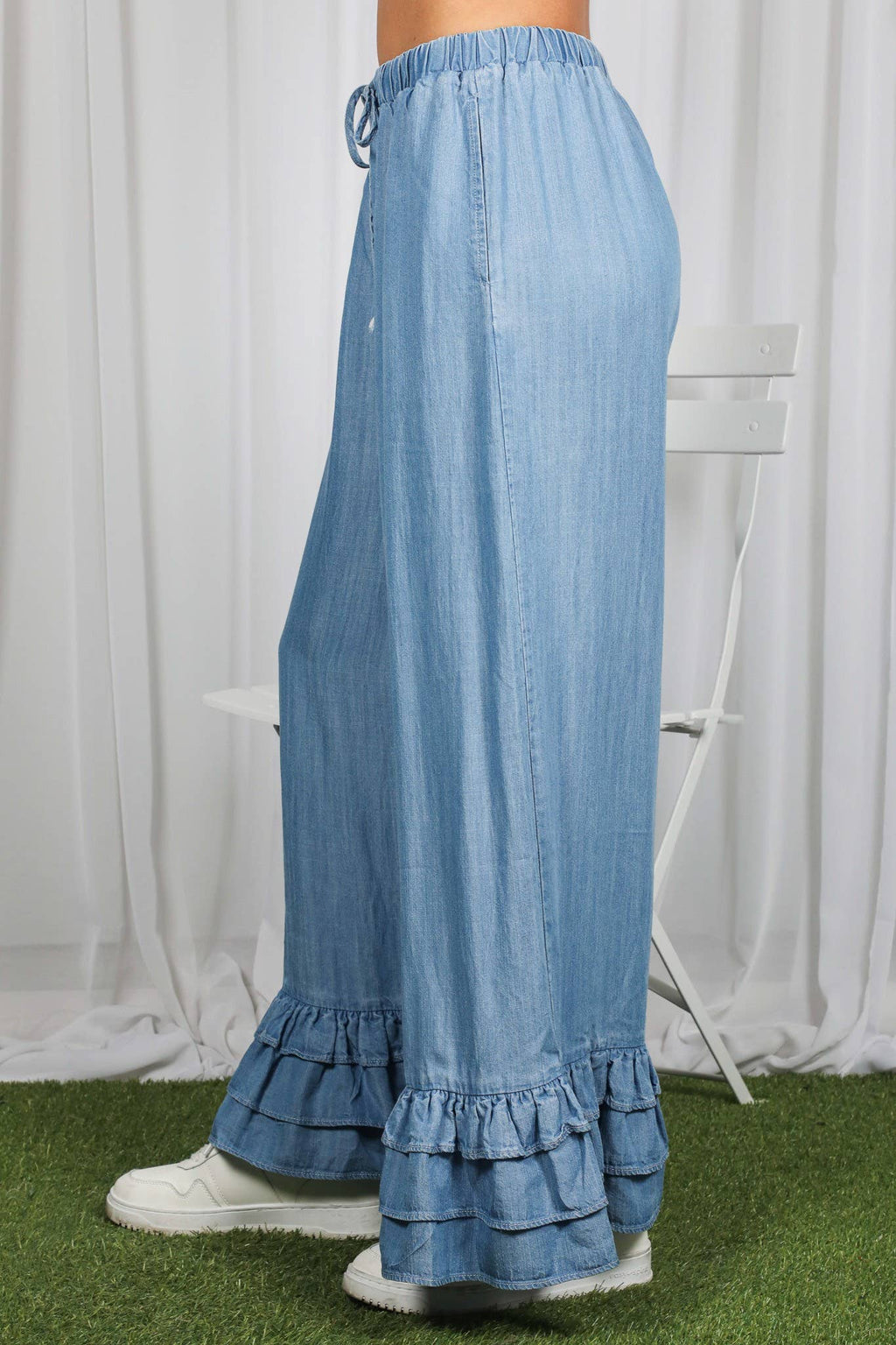 Casual Flared Ruffle Hem Chambray Washed Denim Pants: Light Denim