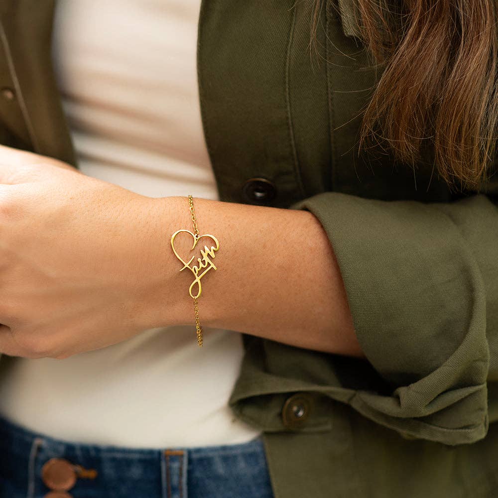 Faith Heart Bracelet: Gold