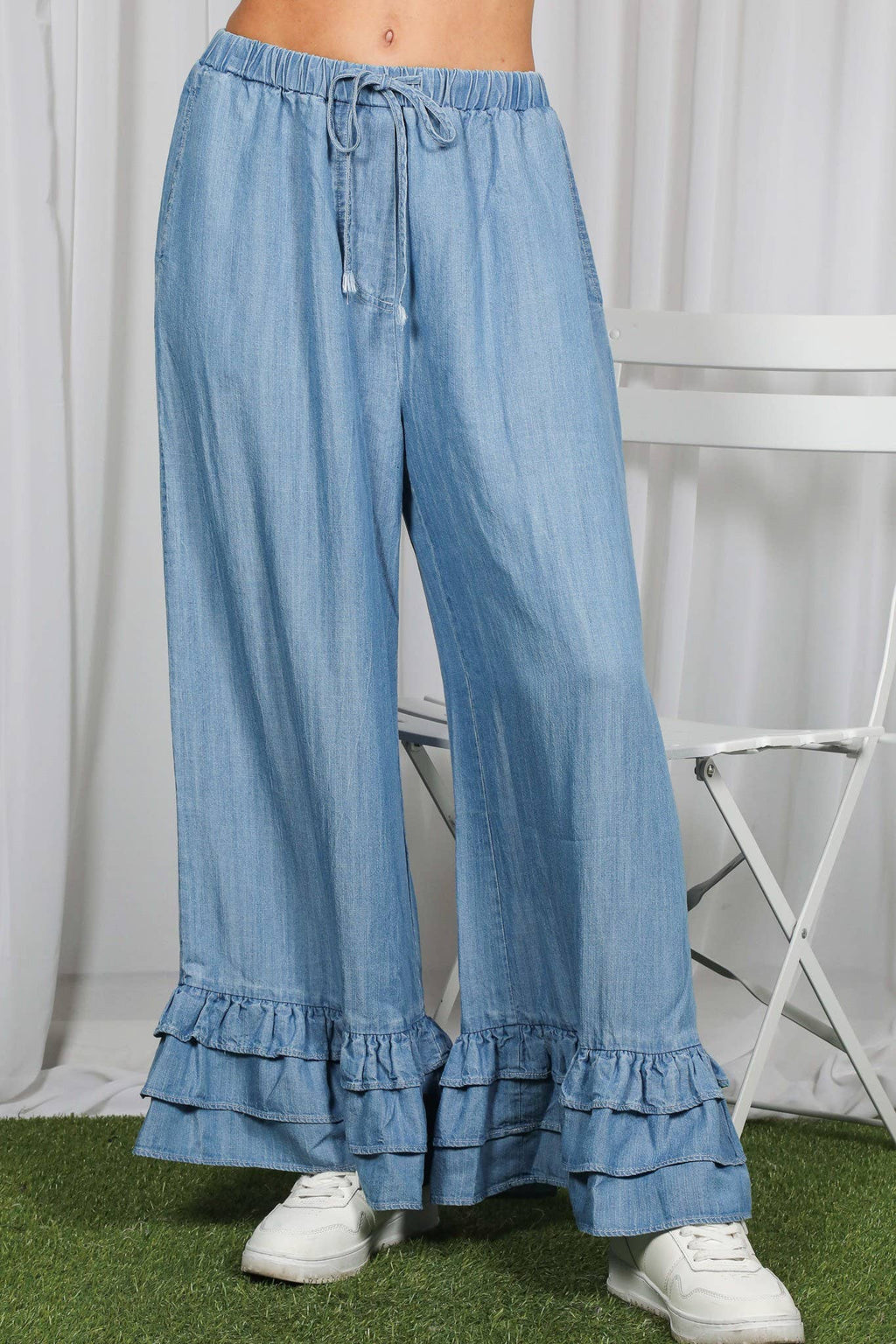 Casual Flared Ruffle Hem Chambray Washed Denim Pants: Light Denim