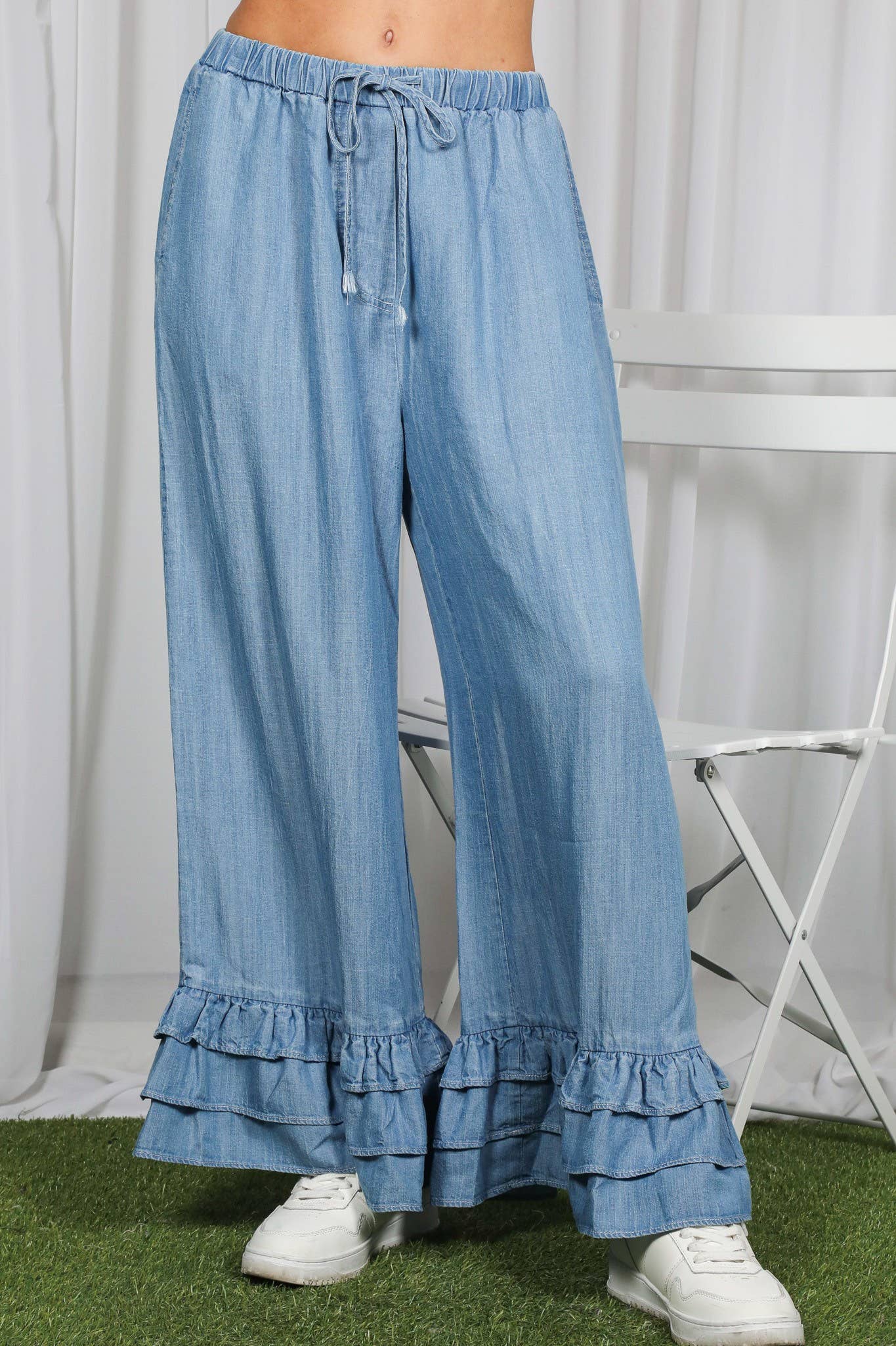 Casual Flared Ruffle Hem Chambray Washed Denim Pants: Light Denim