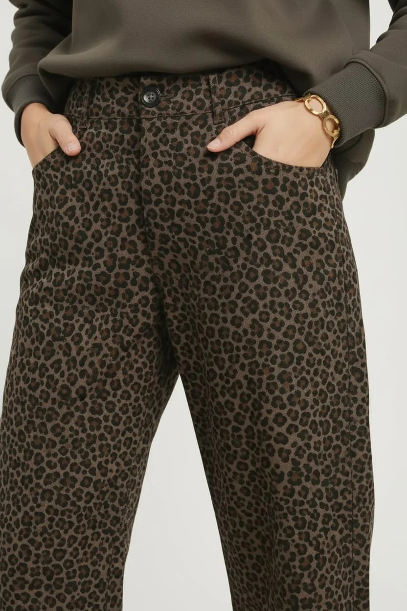 Leopard Print Cropped Wide Leg Pants (gray)